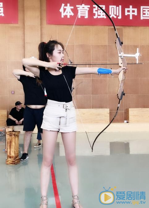 依莎生活照 依莎高清写真_依莎高清剧照