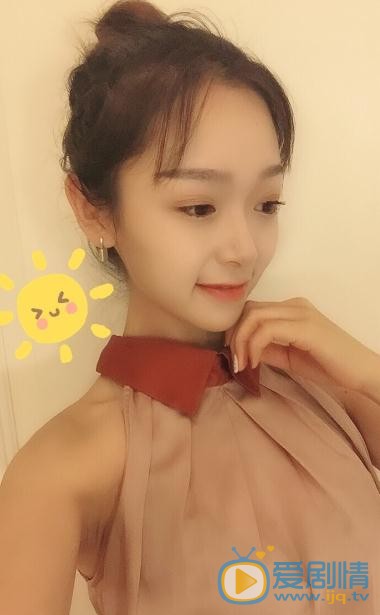 依莎生活照 依莎高清写真_依莎高清剧照