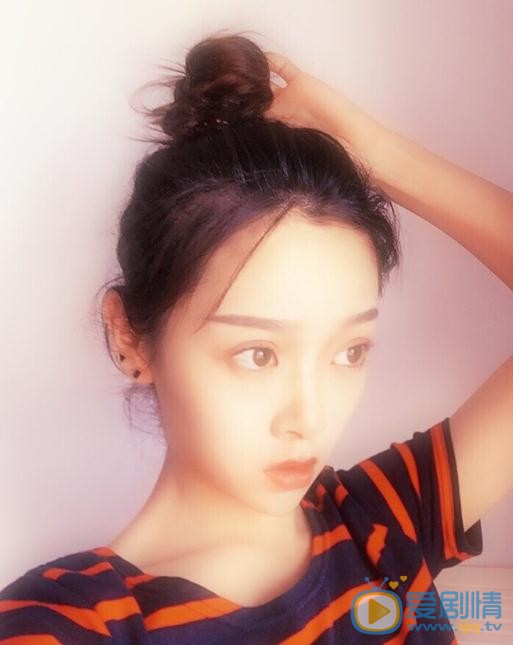 依莎写真 依莎高清写真_依莎高清剧照