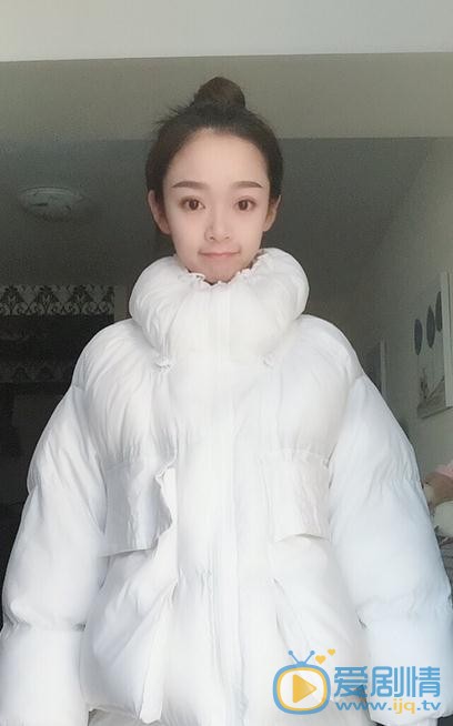 依莎生活照 依莎高清写真_依莎高清剧照