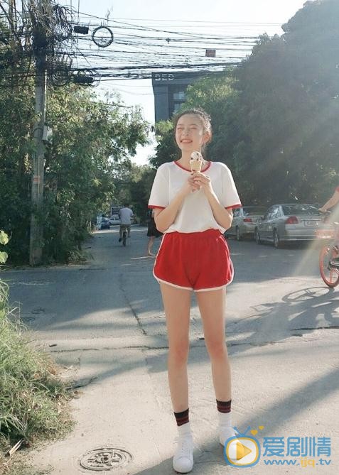 依莎生活照 依莎高清写真_依莎高清剧照