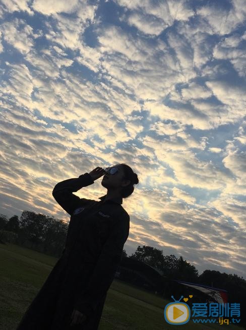 依莎生活照 依莎高清写真_依莎高清剧照