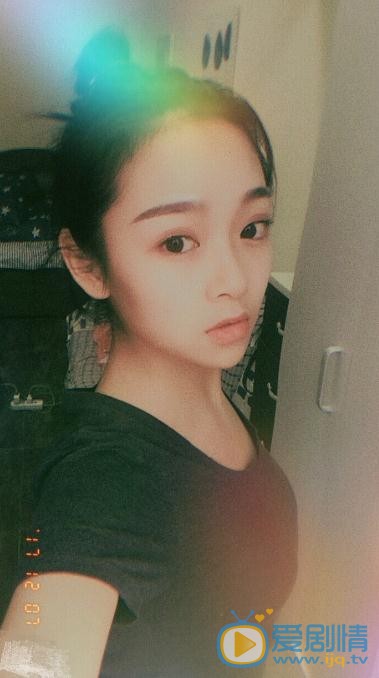 依莎生活照 依莎高清写真_依莎高清剧照