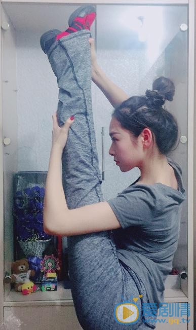 依莎生活照 依莎高清写真_依莎高清剧照