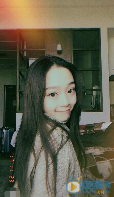 依莎生活照 依莎高清写真_依莎高清剧照
