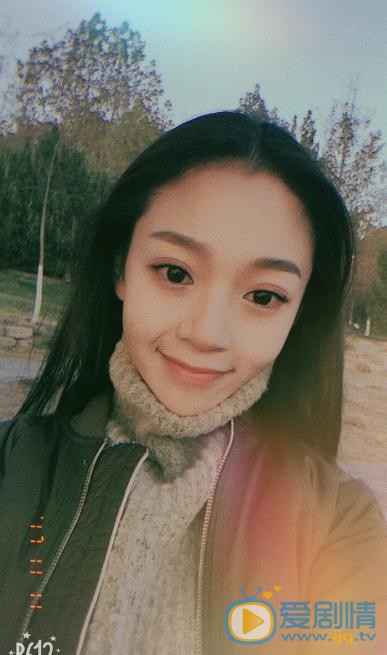 依莎生活照 依莎高清写真_依莎高清剧照