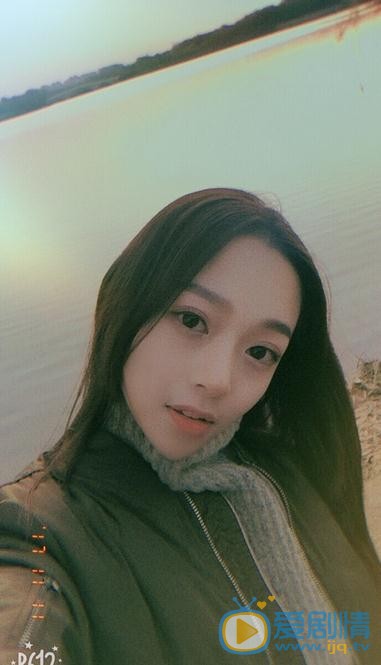 依莎生活照 依莎高清写真_依莎高清剧照