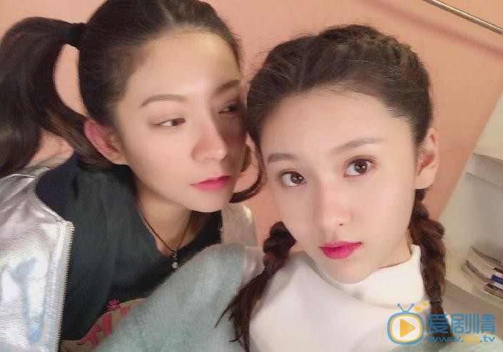 郭佳伊与人合照 郭佳伊高清写真_郭佳伊高清剧照