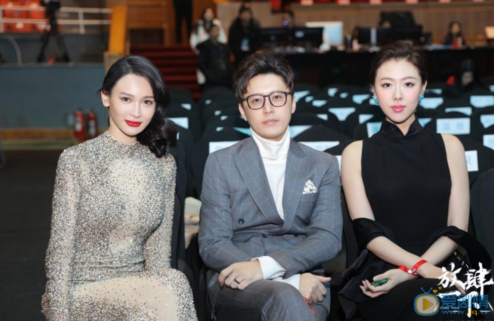 刘梦娜与人合照 刘梦娜高清写真_刘梦娜高清剧照