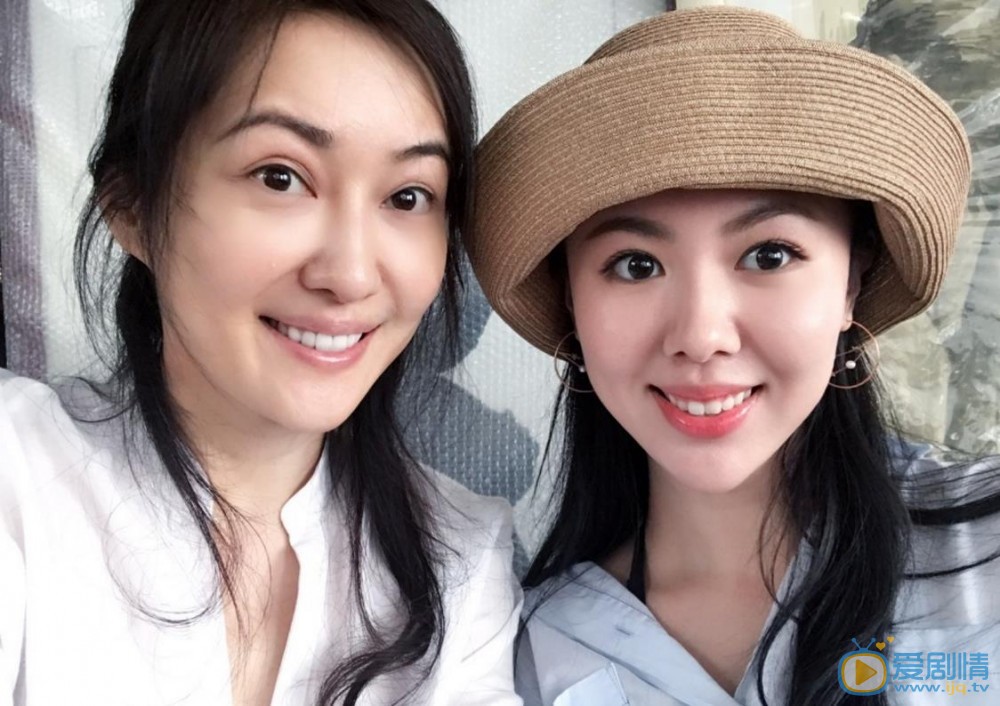 刘梦娜与人合照 刘梦娜高清写真_刘梦娜高清剧照