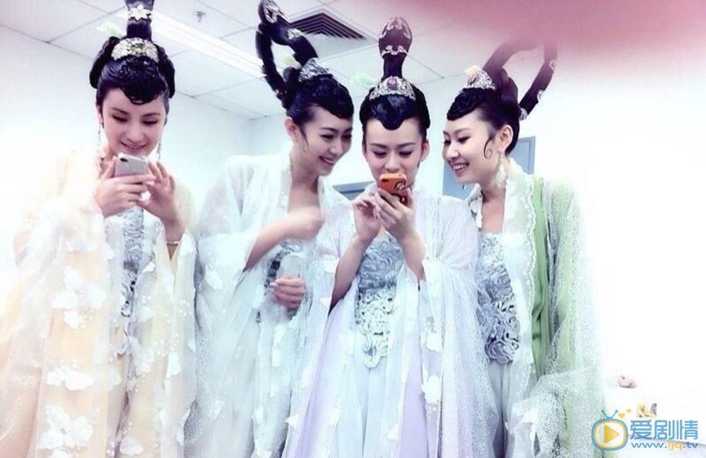 刘梦娜与人合照 刘梦娜高清写真_刘梦娜高清剧照
