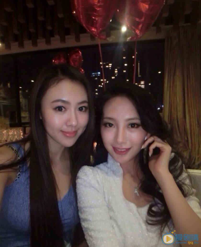 刘梦娜与人合照 刘梦娜高清写真_刘梦娜高清剧照