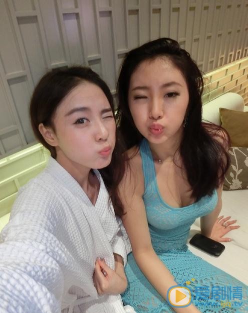 华艺涵与人合照 华艺涵高清写真_华艺涵高清剧照