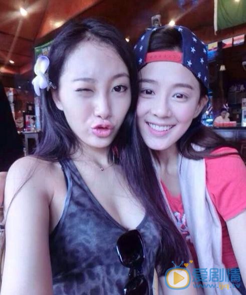 华艺涵与人合照 华艺涵高清写真_华艺涵高清剧照