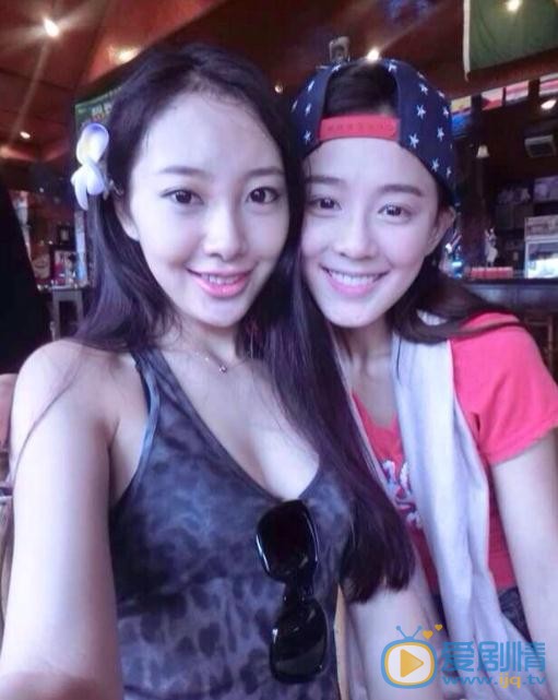 华艺涵与人合照 华艺涵高清写真_华艺涵高清剧照