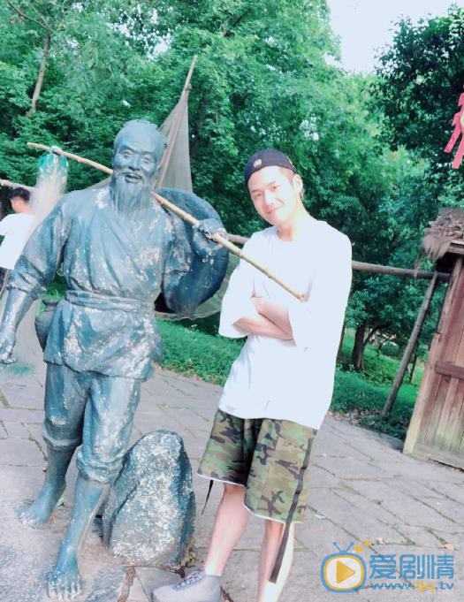 钟伟伦旅行大片 钟伟伦高清写真_钟伟伦高清剧照