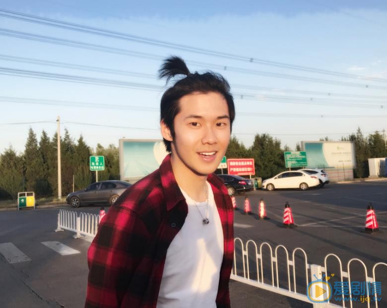 钟伟伦旅行大片 钟伟伦高清写真_钟伟伦高清剧照