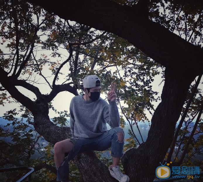 钟伟伦旅行大片 钟伟伦高清写真_钟伟伦高清剧照