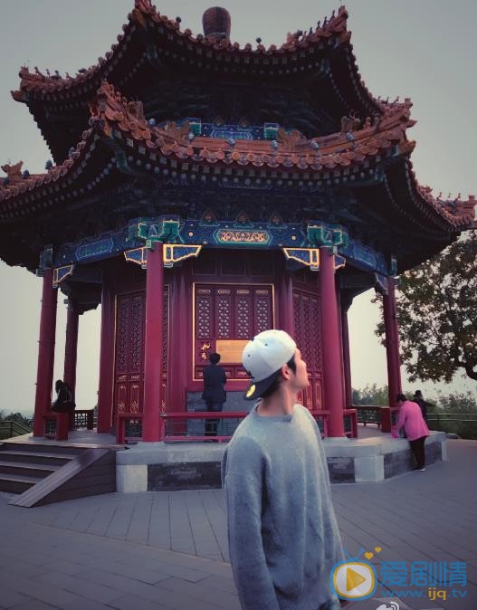 钟伟伦旅行大片 钟伟伦高清写真_钟伟伦高清剧照