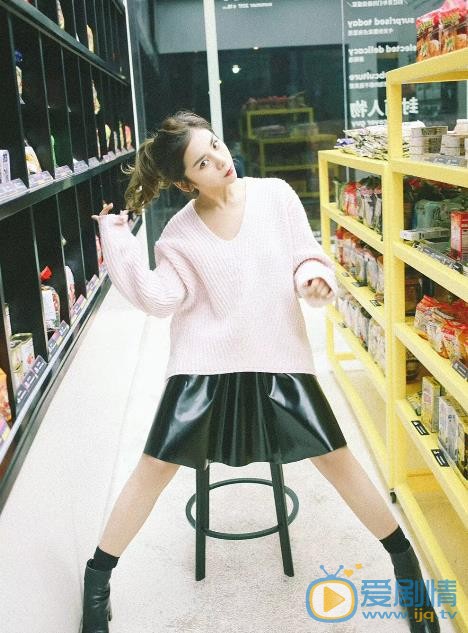 金玟岐时尚街拍 金玟岐高清写真_金玟岐高清剧照