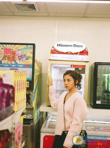 金玟岐时尚街拍 金玟岐高清写真_金玟岐高清剧照