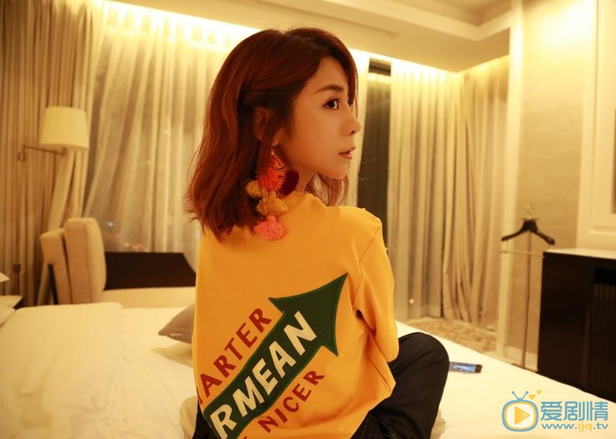 金玟岐时尚街拍 金玟岐高清写真_金玟岐高清剧照