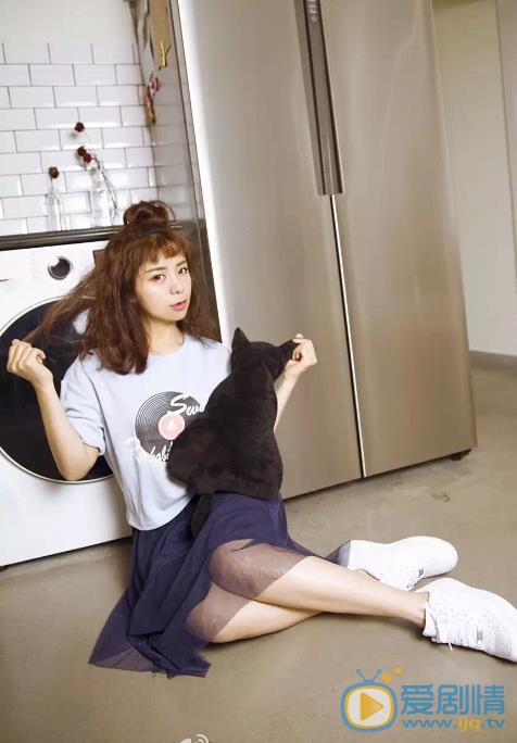 金玟岐时尚街拍 金玟岐高清写真_金玟岐高清剧照