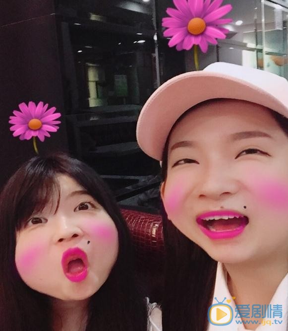 徐言雨与人合照 徐言雨高清写真_徐言雨高清剧照