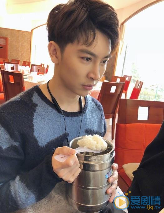 谭佑铭生活照 谭佑铭高清写真_谭佑铭高清剧照