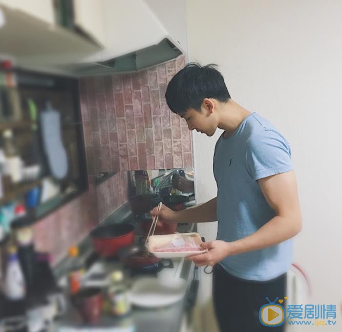 谭佑铭生活照 谭佑铭高清写真_谭佑铭高清剧照