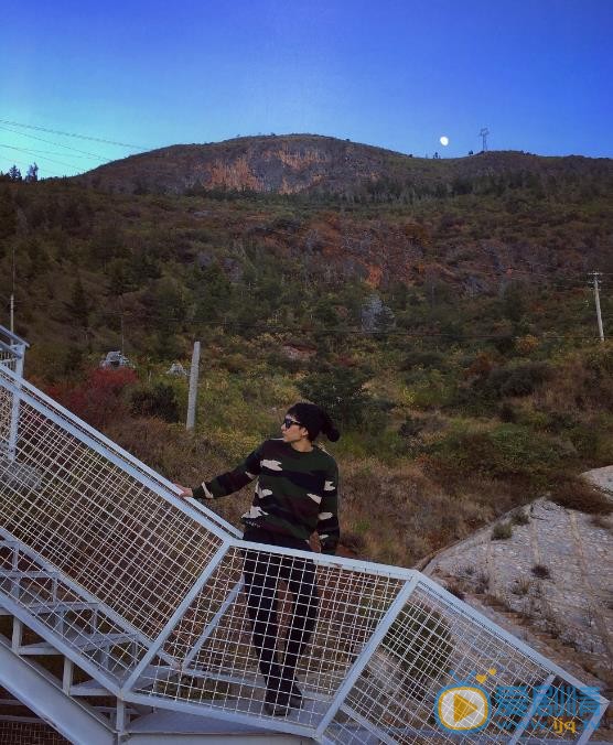谭佑铭旅行照 谭佑铭高清写真_谭佑铭高清剧照