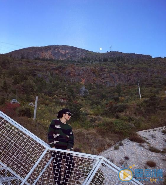谭佑铭旅行照 谭佑铭高清写真_谭佑铭高清剧照