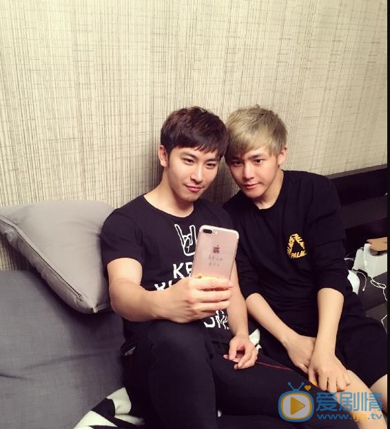 谭佑铭生活照 谭佑铭高清写真_谭佑铭高清剧照