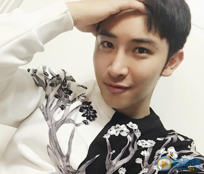 谭佑铭生活照 谭佑铭高清写真_谭佑铭高清剧照