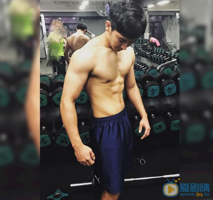 谭佑铭肌肉大片 谭佑铭高清写真_谭佑铭高清剧照