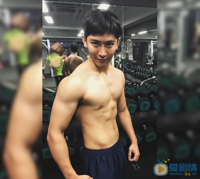 谭佑铭肌肉大片 谭佑铭高清写真_谭佑铭高清剧照
