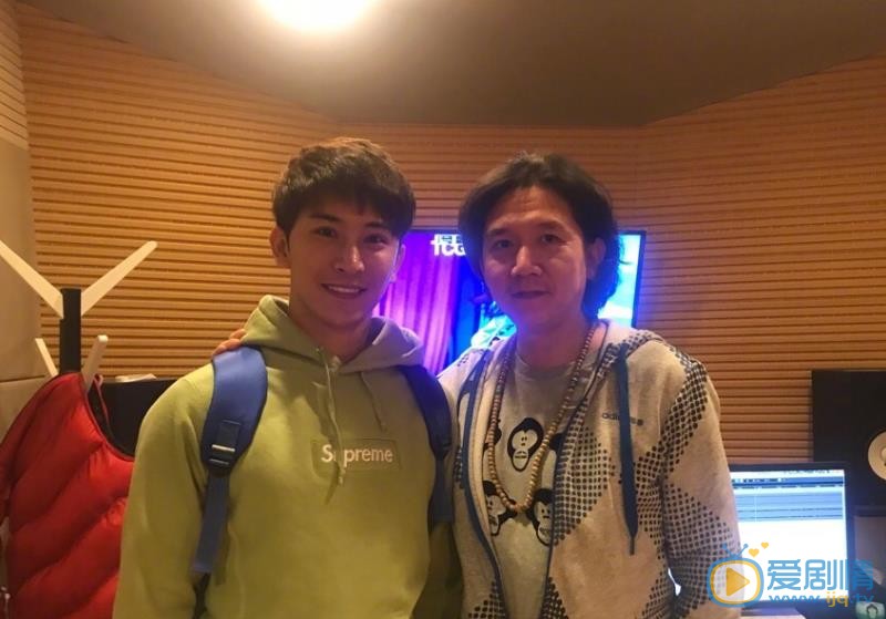 谭佑铭生活照 谭佑铭高清写真_谭佑铭高清剧照