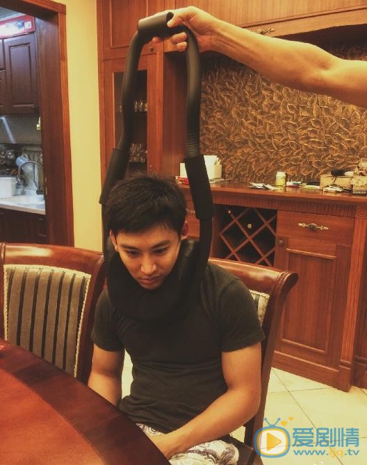 谭佑铭生活照 谭佑铭高清写真_谭佑铭高清剧照