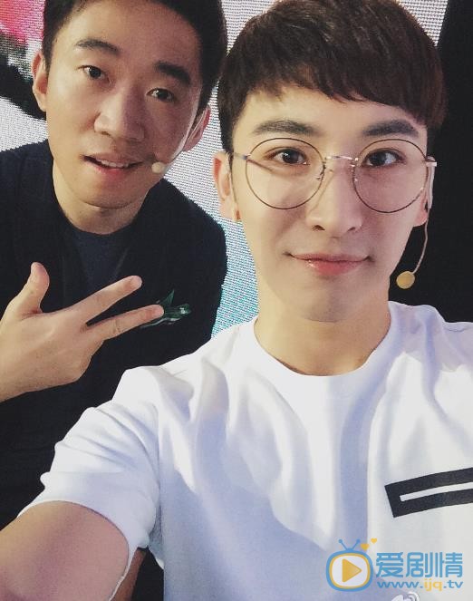 谭佑铭生活照 谭佑铭高清写真_谭佑铭高清剧照