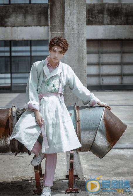 徐鹤尼汉服写真 徐鹤尼高清写真_徐鹤尼高清剧照