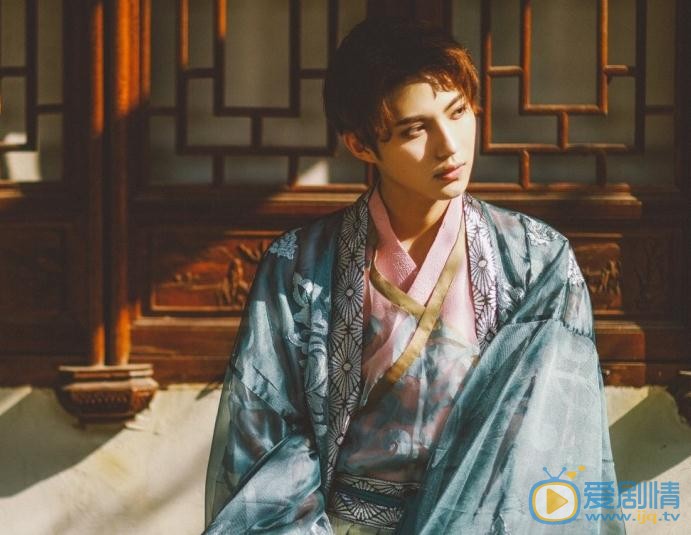 徐鹤尼汉服写真 徐鹤尼高清写真_徐鹤尼高清剧照