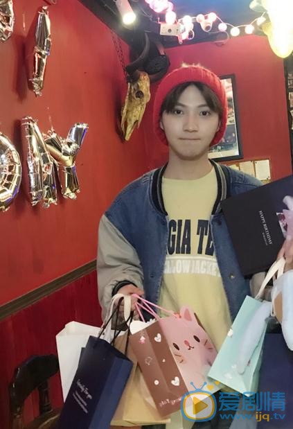 徐鹤尼生活照 徐鹤尼高清写真_徐鹤尼高清剧照