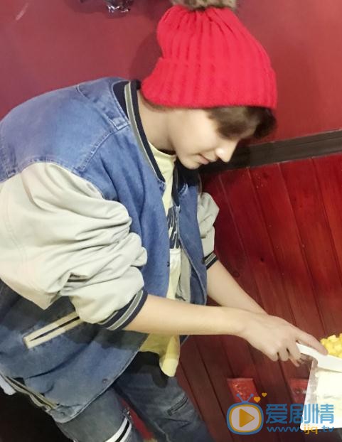 徐鹤尼生活照 徐鹤尼高清写真_徐鹤尼高清剧照