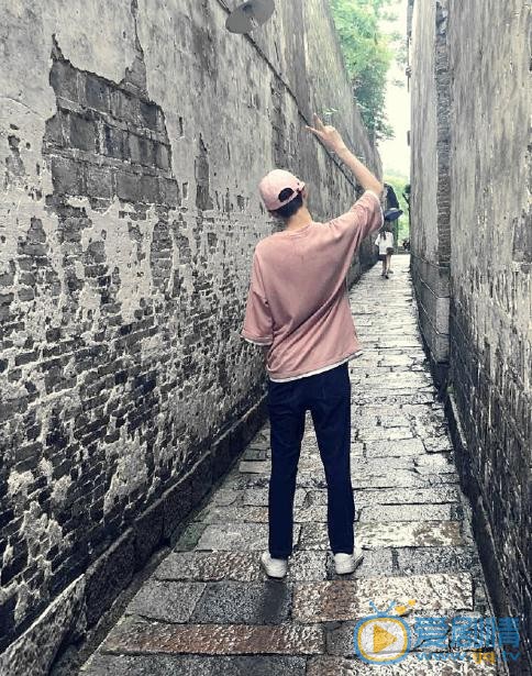 徐鹤尼生活照 徐鹤尼高清写真_徐鹤尼高清剧照