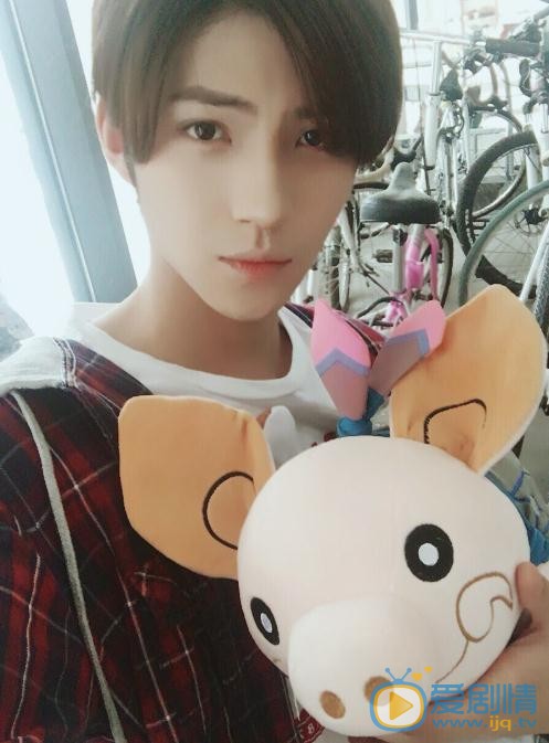 徐鹤尼生活照 徐鹤尼高清写真_徐鹤尼高清剧照