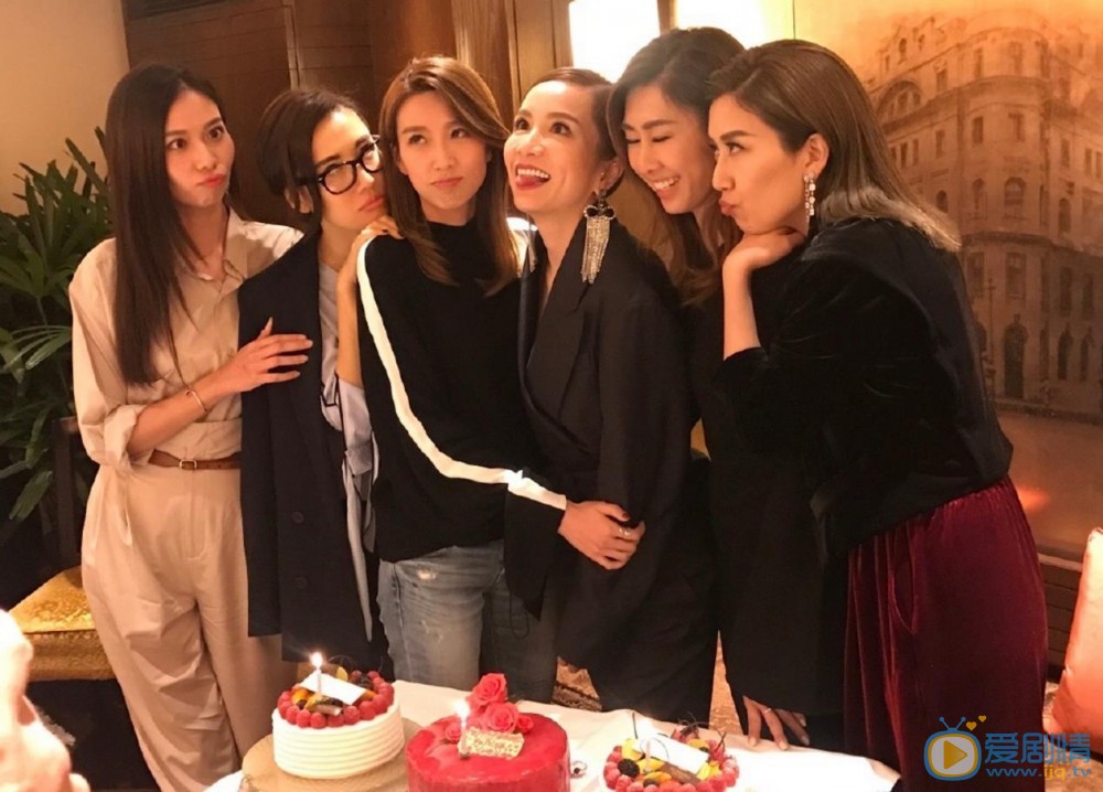 李施嬅闺蜜合照 李施嬅高清写真_李施嬅高清剧照