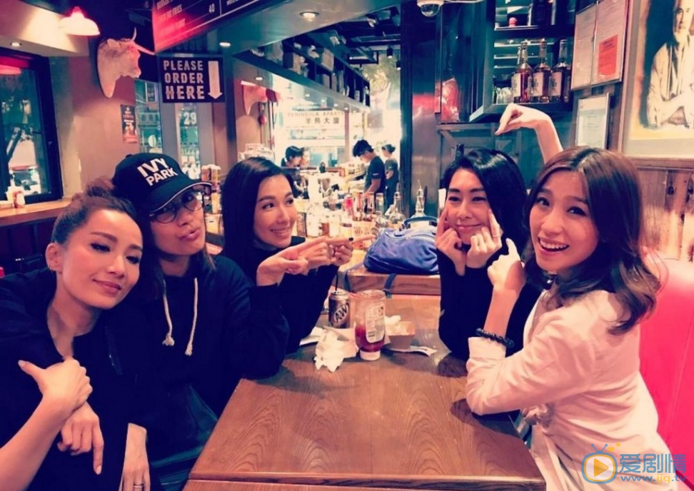 李施嬅闺蜜合照 李施嬅高清写真_李施嬅高清剧照