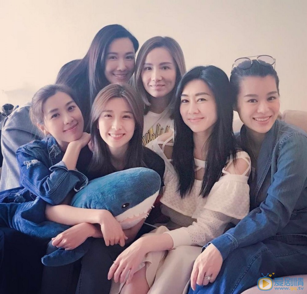 李施嬅闺蜜合照 李施嬅高清写真_李施嬅高清剧照
