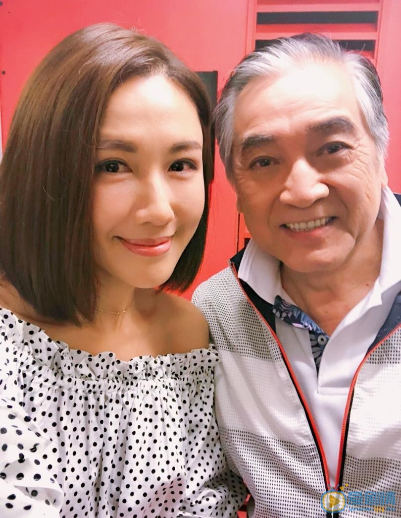 李施嬅与人合照 李施嬅高清写真_李施嬅高清剧照