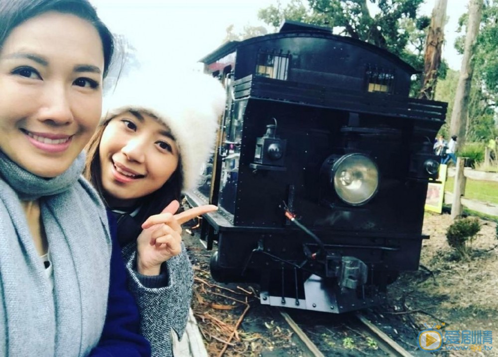 李施嬅与人合照 李施嬅高清写真_李施嬅高清剧照